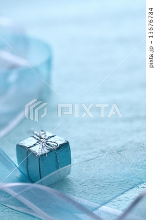 プレゼント 13676784