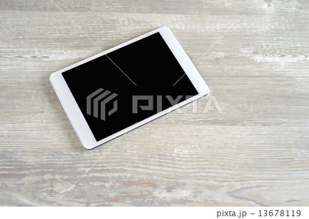 Tablet 13678119