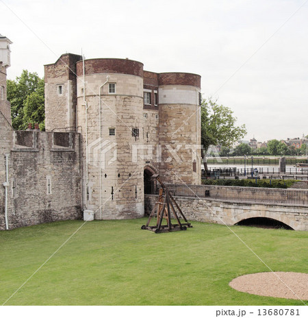 Tower of London 13680781