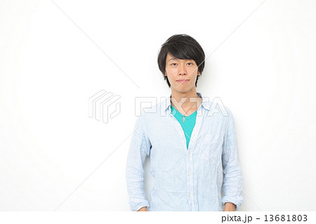 20代男性 20代男性 13681803