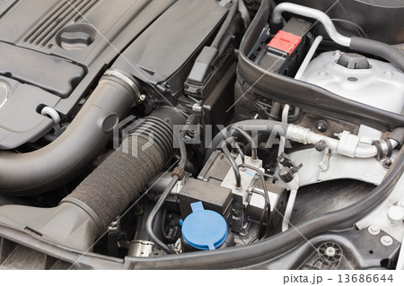 Overhead of engine in bonnet Overhead of engine in bonnet 13686644