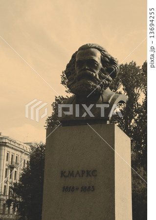 Karl Marx - statue Karl Marx - statue 13694255