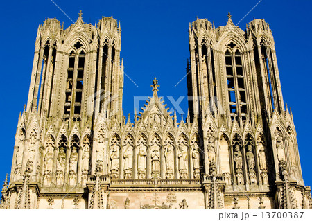 Cathedral Notre Dame, Reims, Champagne, France 13700387