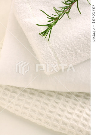質感の異なるタオル 質感の異なるタオル 13701737