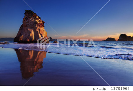 Cathedral Cove, New Zealand 13701962