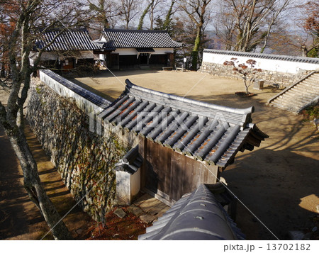 備中松山城本丸東御門・五の平櫓・六の平櫓 備中松山城本丸東御門・五の平櫓・六の平櫓 13702182