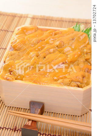 おいしいウニ丼弁当 13702724