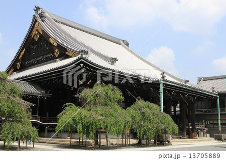 京都市下京区にある佛光寺の阿弥陀堂 13705889