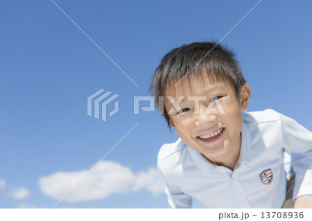 笑顔の男の子 笑顔の男の子 13708936