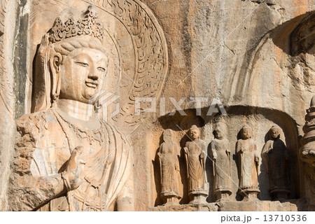 中国・河南省洛陽 世界文化遺産 龍門石窟 中国・河南省洛陽 世界文化遺産 龍門石窟 13710536