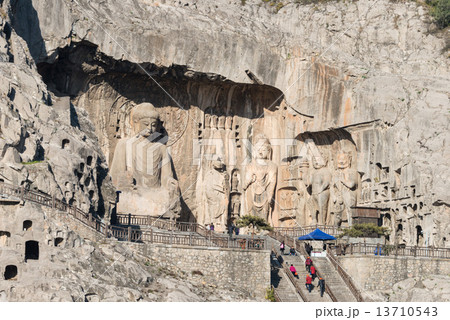中国・河南省洛陽 世界文化遺産 龍門石窟 中国・河南省洛陽 世界文化遺産 龍門石窟 13710543