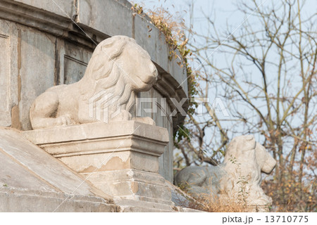 中国・河南省安陽　袁林(袁世凱墓) 13710775