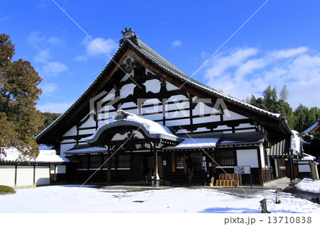 雪の東福寺 13710838