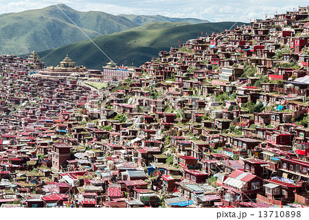 中国・四川省色達 ラルン・ガル・ゴンパ 中国・四川省色達 ラルン・ガル・ゴンパ 13710898