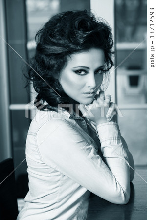 Beautiful woman 13712593