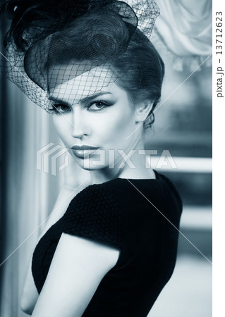 Beautiful woman Beautiful woman 13712623