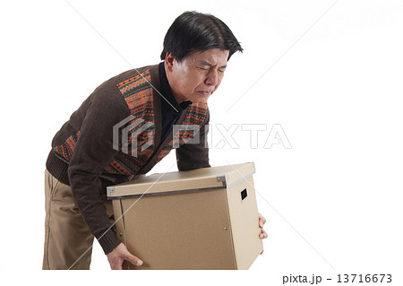 初老の男性 13716673