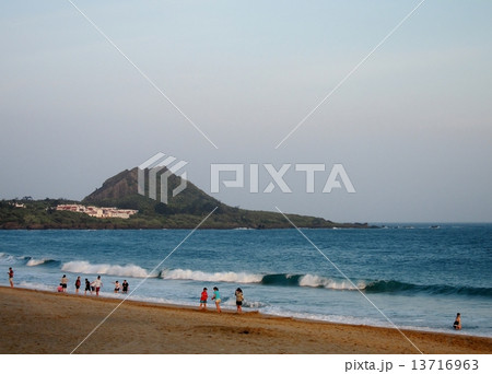 台湾 最南端 墾丁国家公園(こんてい) 南湾海水浴場 台湾 最南端 墾丁国家公園(こんてい) 南湾海水浴場 13716963