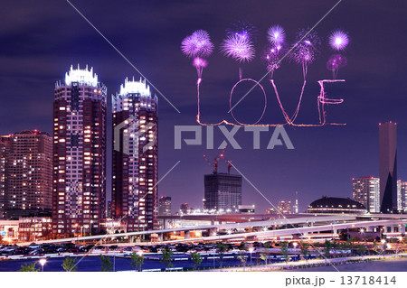 Love sparkle Fireworks celebrating over Odaiba, Japan Love sparkle Fireworks celebrating over Odaiba, Japan 13718414