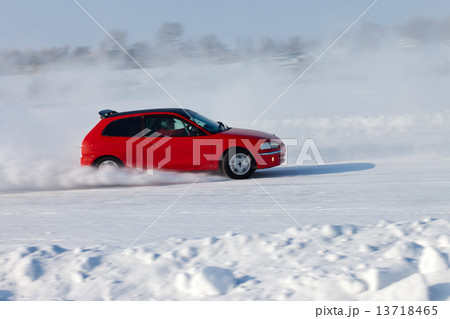 Winter ice race 13718465