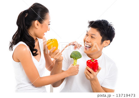 Asian couple eating and living healthy 13719473