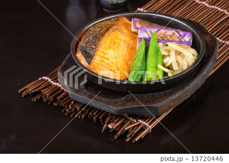 japanese cuisine. hot plate fish on the background 13720446