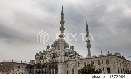 Yeni Cami mosque in Istanbul, cloudy sky 13720844