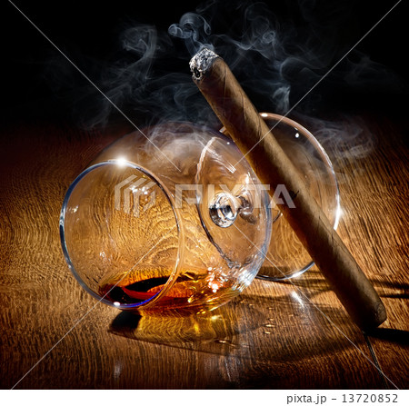 Glass in smoke 13720852