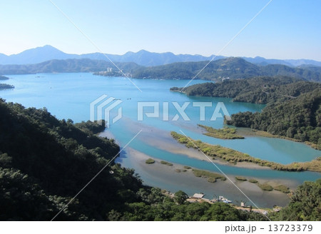 台湾　南投県　日月潭 (にちげつたん)　全景 13723379