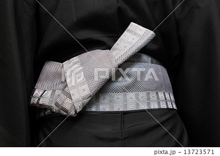 男性着物イメージ 黒着物 角帯 男結び 男性着物イメージ 黒着物 角帯 男結び 13723571