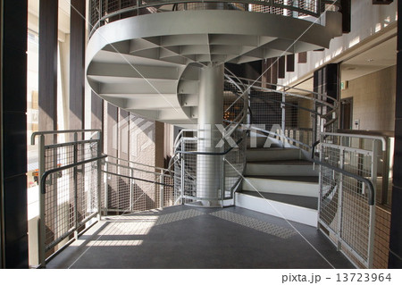 ラセン階段 13723964