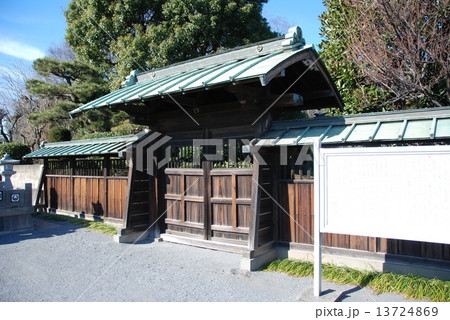 甘棠院(かんとういん)の「中雀門」（埼玉県久喜市本町） 13724869