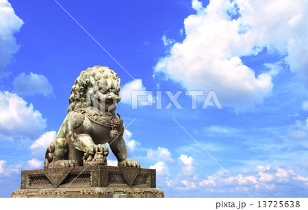 Lion statue in Forbidden City, Beijing, China 13725638