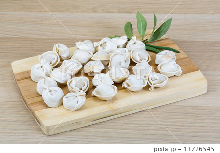 Raw dumplings 13726545