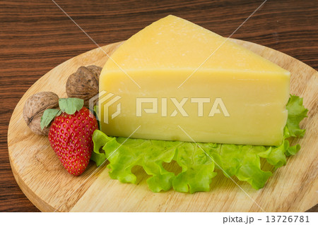 Parmesan cheese 13726781
