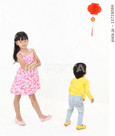 Children’s playing posing with lantren CNY Children’s playing posing with lantren CNY 13728066