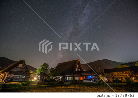 白川郷の星 13729763