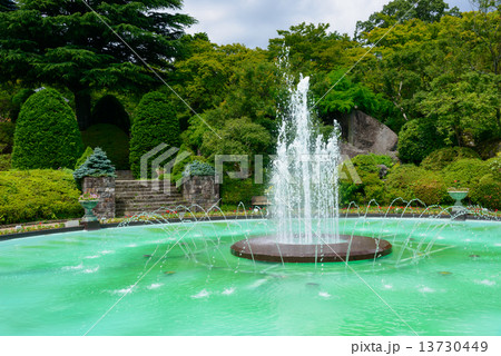 神奈川　箱根　強羅公園の噴水 13730449