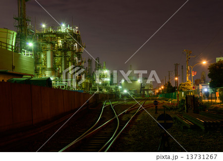 神奈川　川崎　工場の夜景 13731267