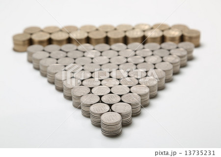 １００円と５００円の山 13735231