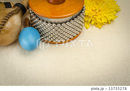 Percussions 13735278