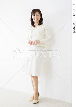 ポートレート ミドル女性 ポートレート ミドル女性 13739304