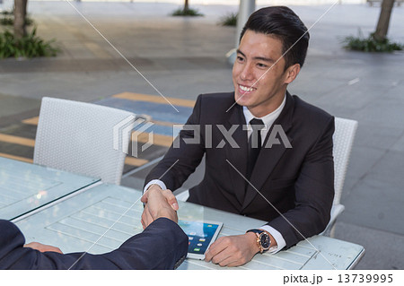 Business Negotiation 13739995