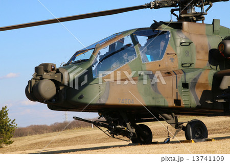 AH-64D攻撃ヘリコプター 13741109
