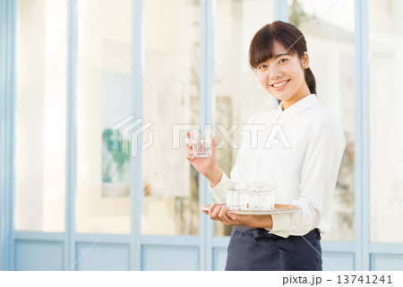 カフェスタッフ イメージ カフェスタッフ イメージ 13741241