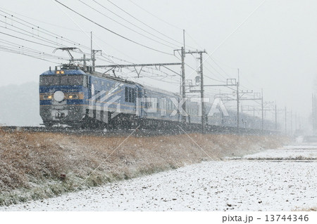 雪の中を行く北斗星 13744346