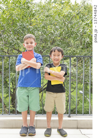 Education/kids/multi racial 13744842