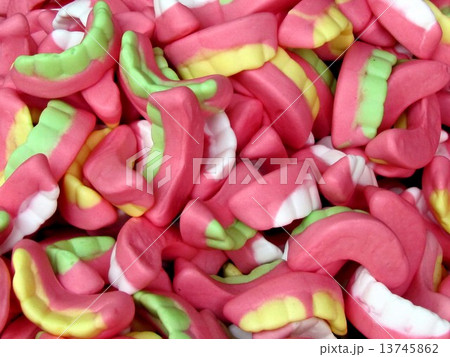 Tel Aviv candy in the form of jaws 2012 13745862