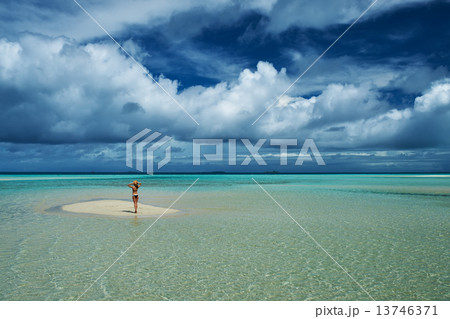 Woman at beach 13746371