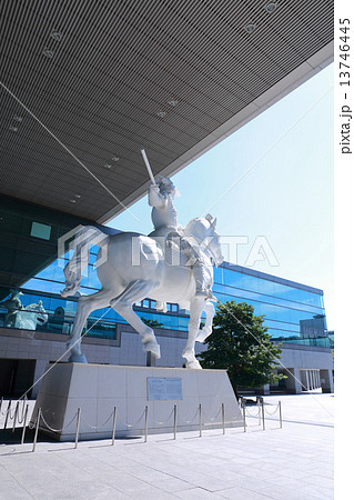 スフォルツァ騎馬像 13746445